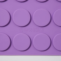Форма для конфет и шоколада Доляна &laquo;Круг&raquo;, силикон, 29&times;17&times;0,5 см, 24 ячейки (d=3,4 см), цвет МИКС