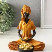 Сувенир полистоун "Африканка в горчичном наряде, с яблоками в корзине" 14х15,5х17,5 см