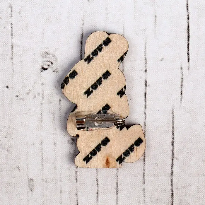 Деревянный значок &laquo;Заяц&raquo;