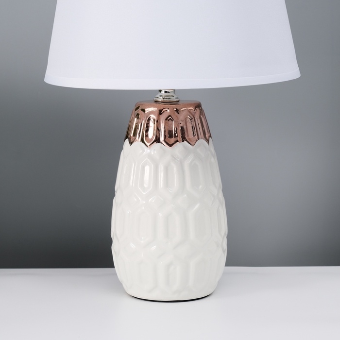 Настольная лампа с абажуром RISALUX &laquo;Деметра&raquo;, Е14, 40 Вт, белый, 20&times;20&times;33 см