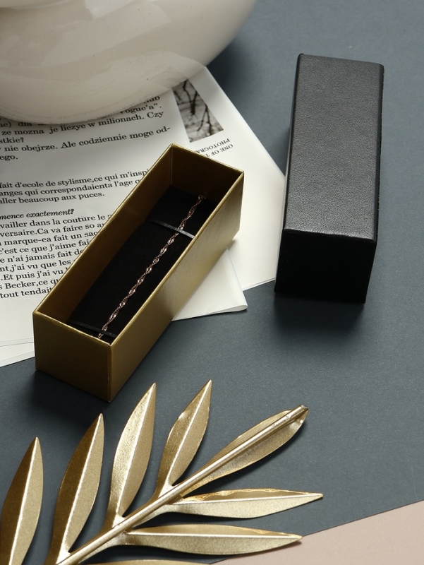 Коробочка подарочная под набор "Помада",4*12*4 см,  цвет чёрный