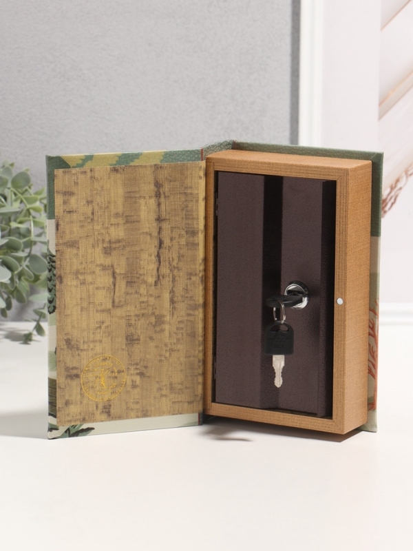 Сейф-книга дерево кожзам "Север России" 3D тиснение 21х13х5 см