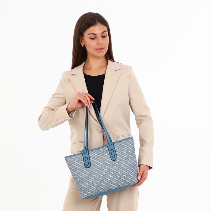 Сумка женская на молнии, средний размер, цвет голубой