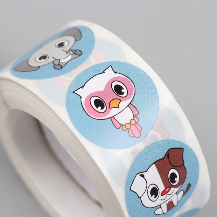 Наклейка бумага "Тропическая фауна" d=2,5 см 500 шт в рулоне 3х6,5х6,5 см