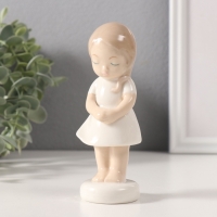 Сувенир керамика "Малышка скромница в белом платьице" 4х5х12 см