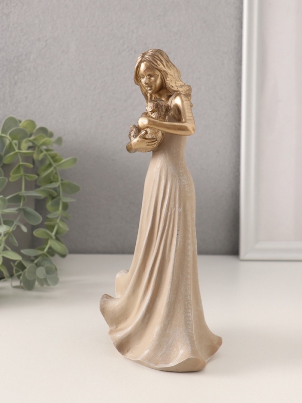 Сувенир полистоун "Девушка с щенком на руках" 11х7,5х22,5 см