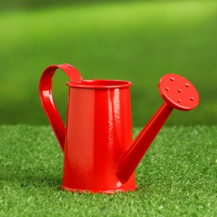 Кашпо &laquo;Лейка&raquo;, 15&times;7&times;8 см, красное