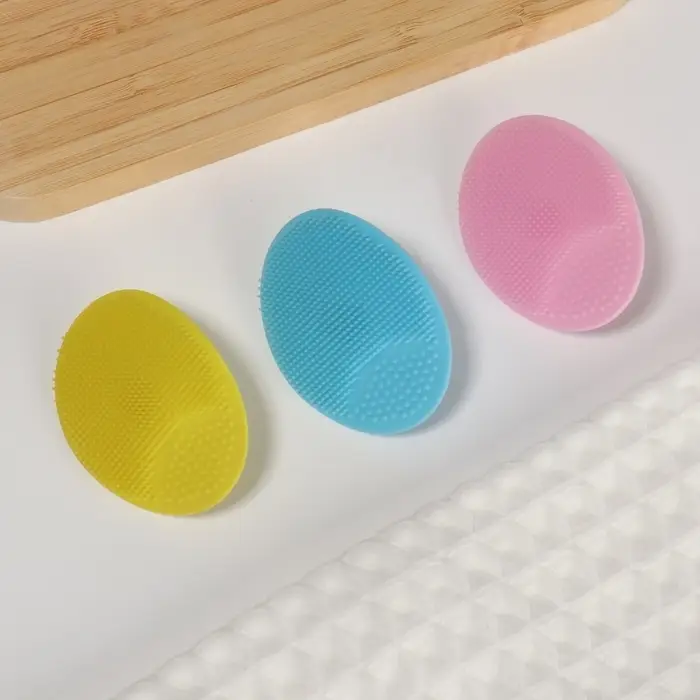 Щётка для умывания &laquo;Овал&raquo; на присоске, 6.3&times;5 см, МИКС