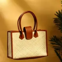 Сумка плетёная на застёжке из пандана 30х10х35 см, бежево-коричневый