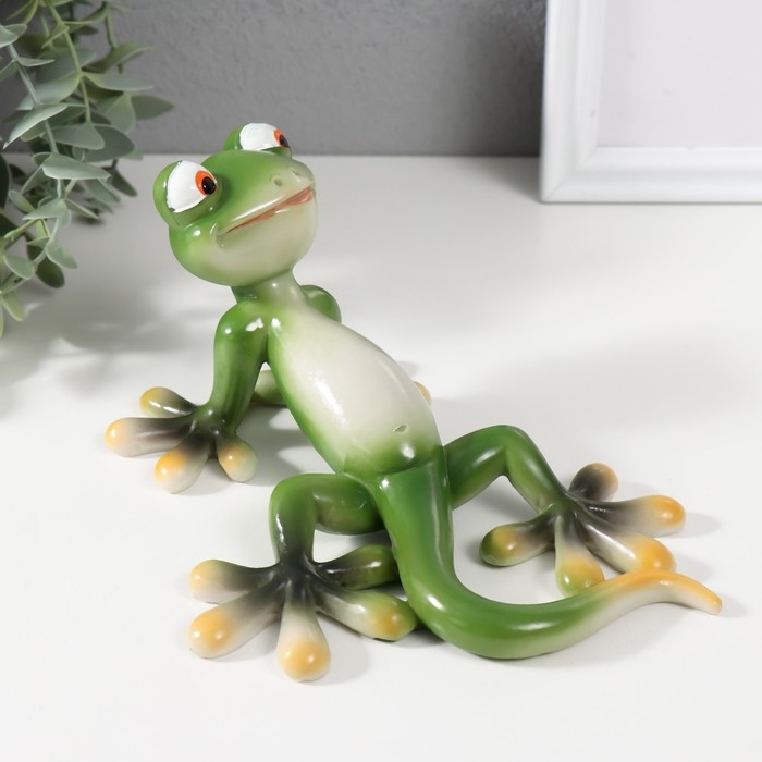 Сувенир полистоун "Зелёный геккон загорает" 18х14,5х8,5 см