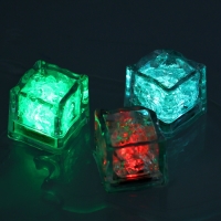 Набор для купания в ванной &laquo;Светящиеся кубики&raquo;, 12 шт.