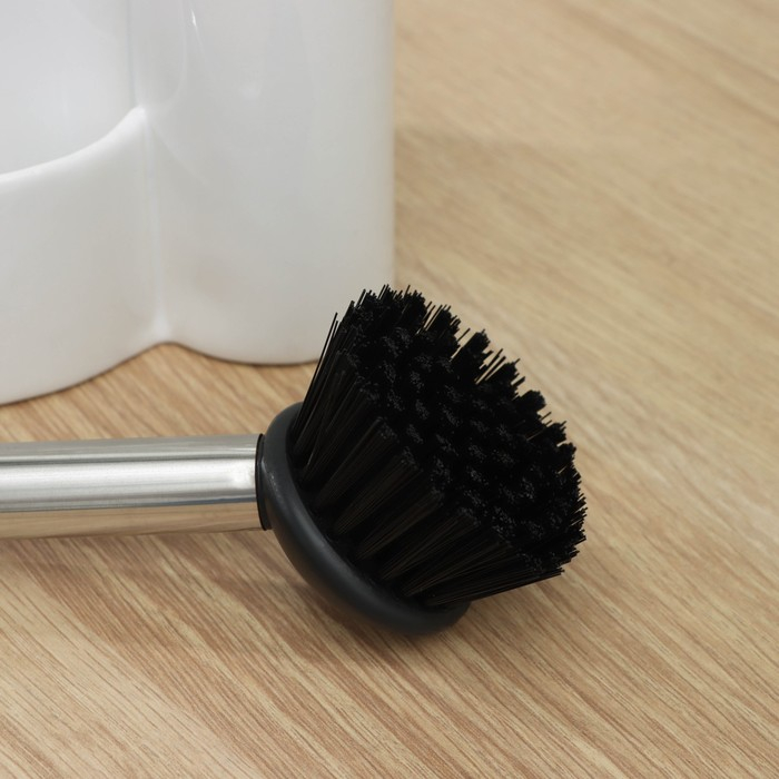 Дозатор для моющего средства Доляна &laquo;Милитари&raquo;, 370 мл, с губкой и щёткой, цвет белый