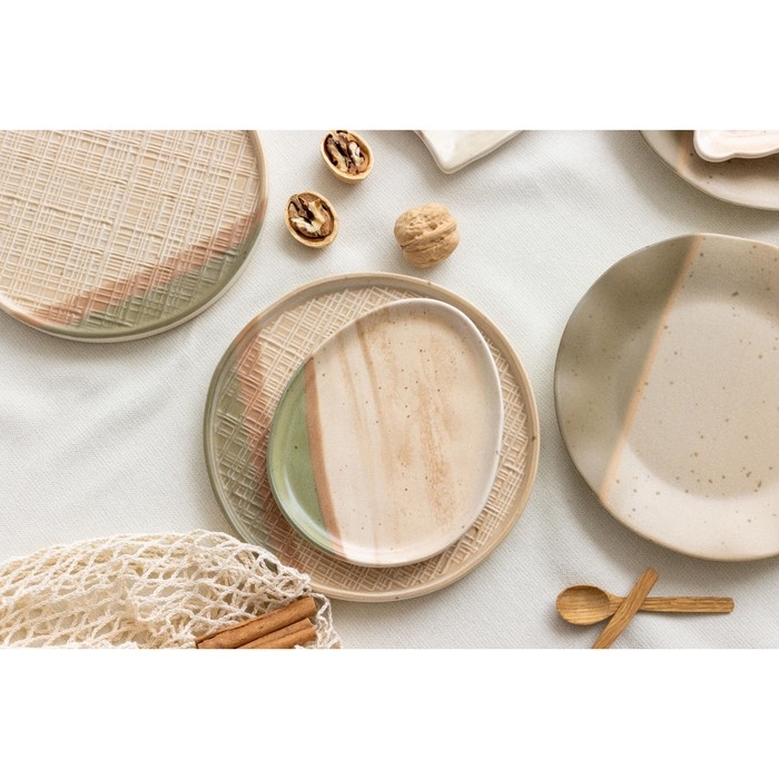 Тарелка керамическая &laquo;Самоцвет&raquo;, 18 х 14.4 см, цвет бежевый