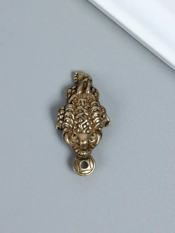 Сувенир латунь "Денежная жаба с монетой" набор 2 шт 1,9х3,4 см