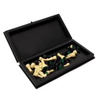 Шахматы 30 х 30 см, король h-5.6 см, d-2.3 см, доска и фигуры пластик