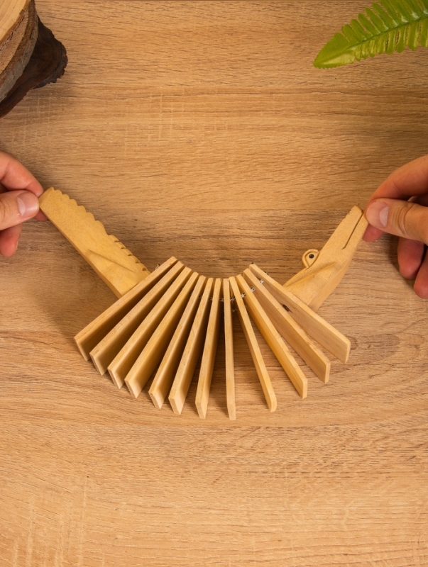 Сувенирный музыкальный инструмент трещотка &laquo;Ящерица&raquo;, 25&times;8&times;4 см