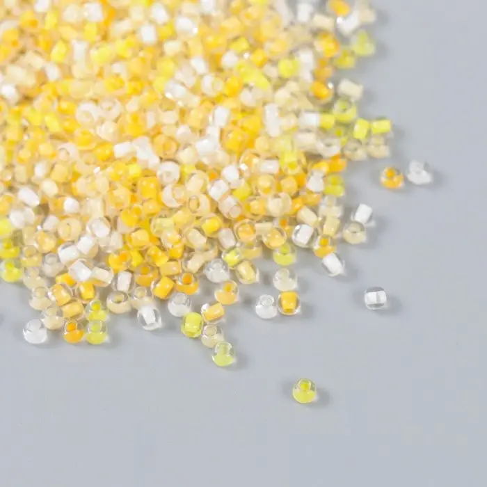 Бисер стекло 12/0 "Прозрачный. Цветная серединка. Жёлтый" 10 гр