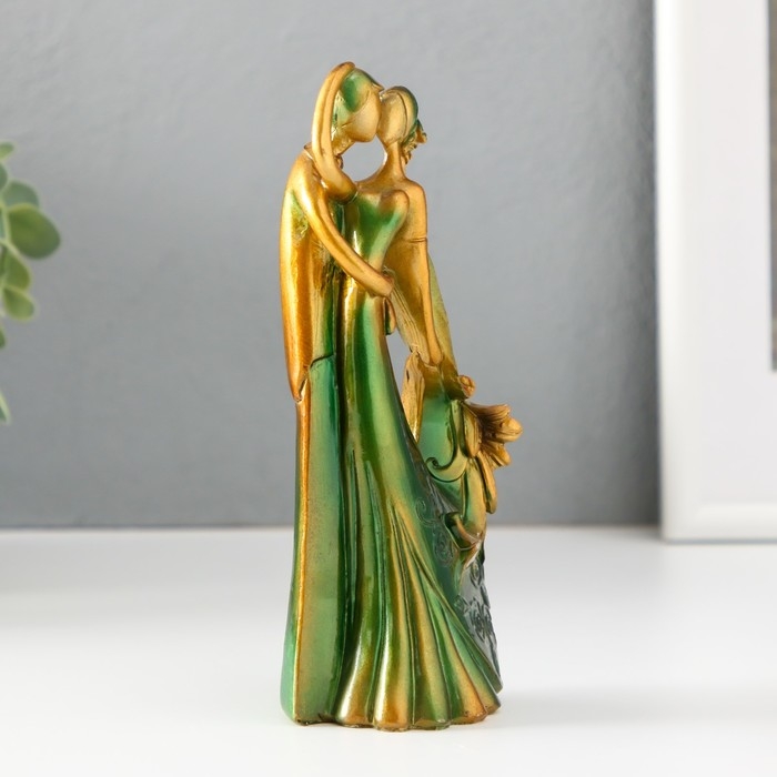 Сувенир полистоун "Молодожёны. Поцелуй в танце" 16,5 см