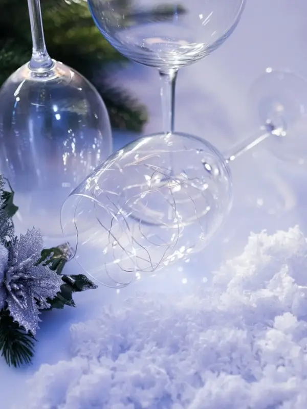 Гирлянда &laquo;Нить&raquo; 3 м, роса. IP20, серебристая нить. 30 LED, от батареек AG13&times;3, 3 режима, свечение тёплое белое