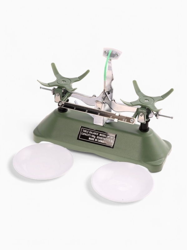 Весы лабораторные, с набором гирь 100 г.