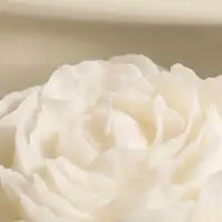 Свеча интерьерная "Бутон пиона" белая 16х14х4 см