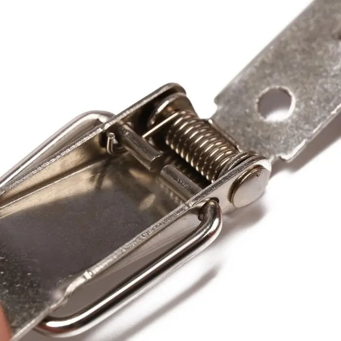 Замок-защелка на ящик Z09, 4.5 см, железный