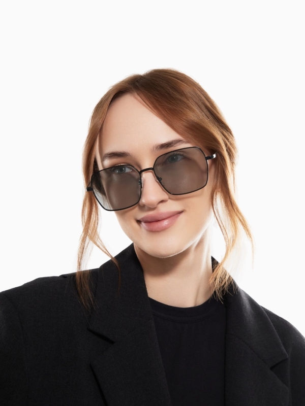 Очки солнцезащитные фотохромные, uv 400, дужка 13.5 см, ширина 12.7 см, линза 5 х 5.5 см