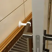 Дверной ограничитель ТУНДРА на ручку, d=18 мм, h=68 мм, белый, 1 шт.