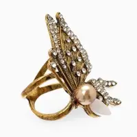 Кольцо для платка "Бабочка профиль", цвет белый в чернёном золоте