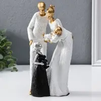 Сувенир полистоун "Родители с детьми" бело-золотой 8,5х13х25 см