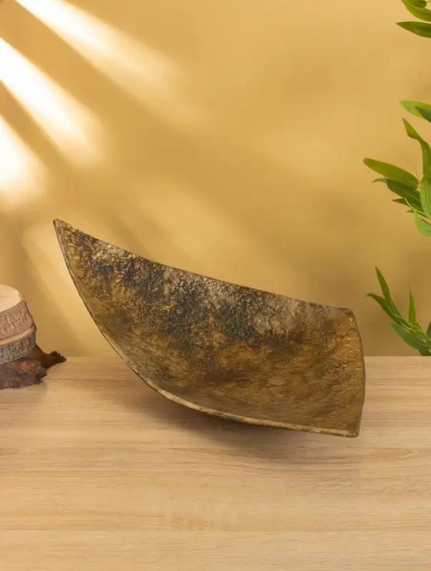 Блюдо треугольное 51х31х17 см, алюминий