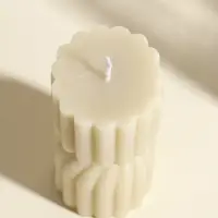 Свеча интерьерная "Афина" сливочная 6х6х14 см