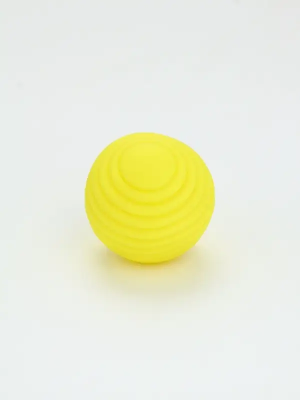 Игрушка пищащая  "Мячик, горизонтальные полоски", 5,5 см желтая
