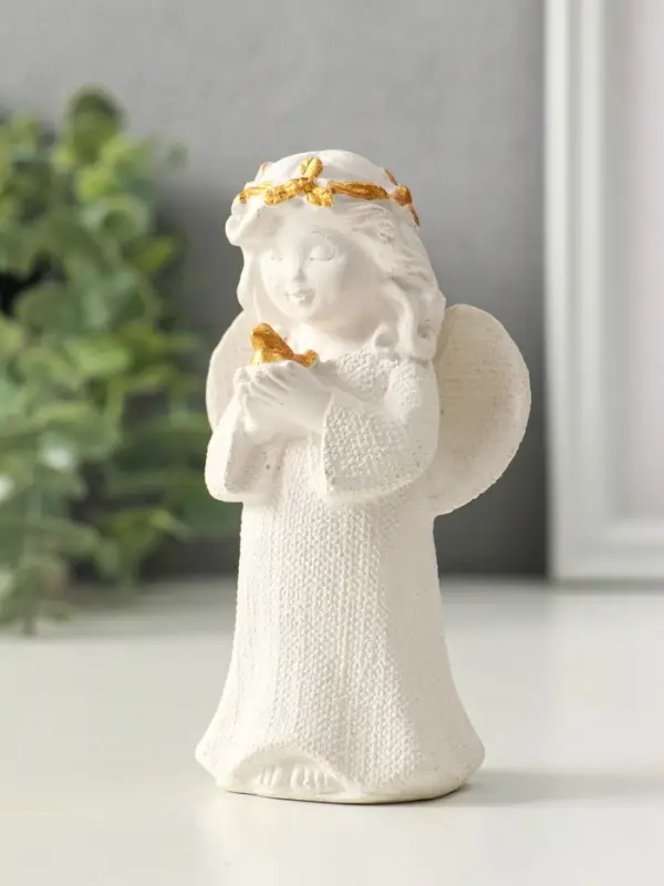 Фигура "Ангел с птицей" размер 11х7х4 см, белый с позолотой