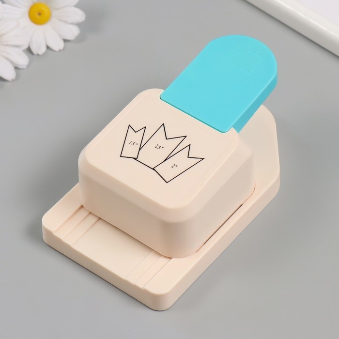 Дырокол фигурный 3в1 рисунок 3,8/5/6,3 см "Флажок" 9х14,9х6,3 см