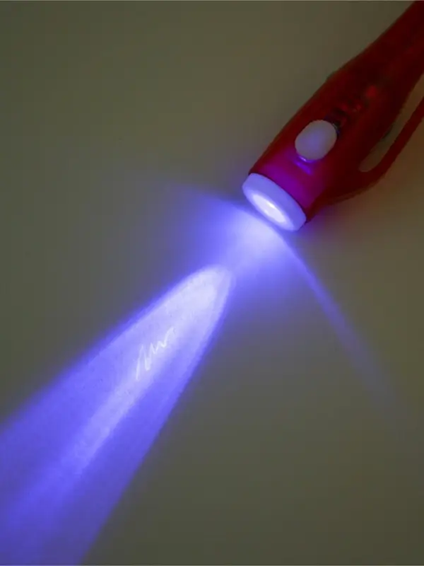 Волшебная ручка невидимые чернила "С8 марта"