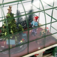 Светодиодная фигура &laquo;Ёлки в комнате&raquo; 23 &times; 15 &times; 14 см, полистоун, батарейки ААх3 (не в комплекте), USB, свечение мульти