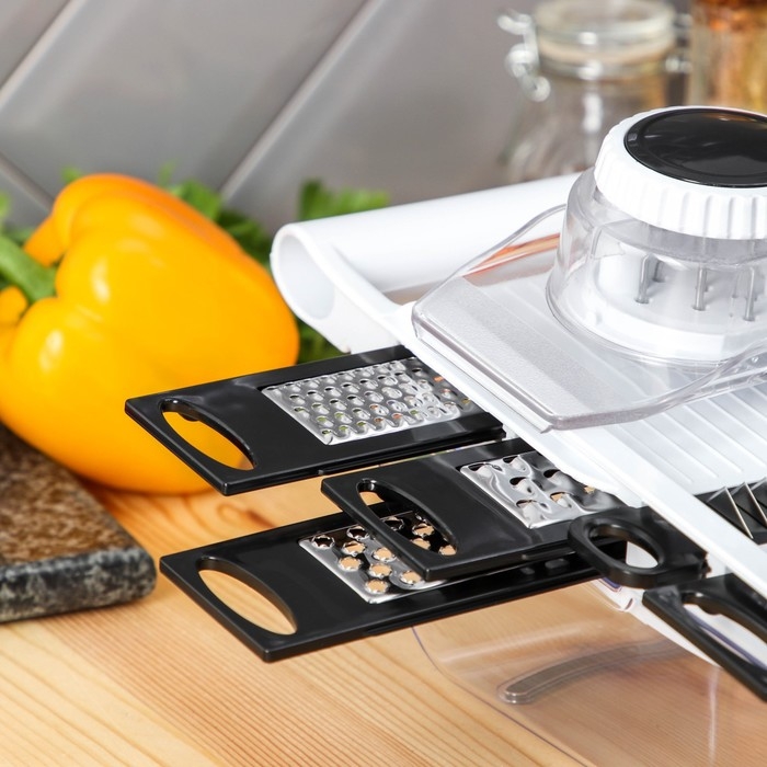 Слайсер универсальный Magistro Vegan pro, 5 насадок, 31,8&times;13,7&times;9 см, цвет чёрно-белый