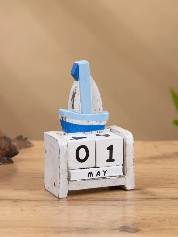 Календарь настольный "Парусник" дерево 7х4х11 см синий