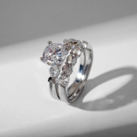 Кольцо "Сокровище" кристалл куб, цвет белый в серебре, размер 19