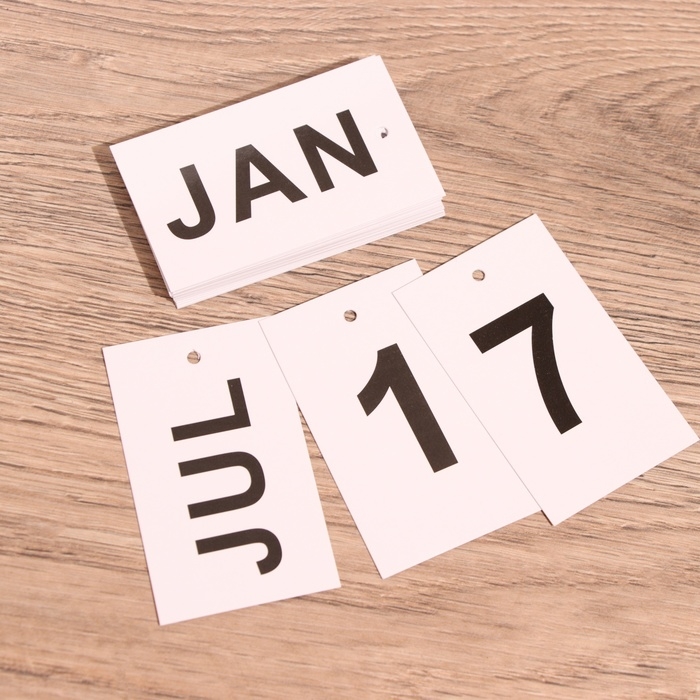 Сувенир вечный календарь подвесной с часами, дерево, 2х20х30 см, цв. чёрный