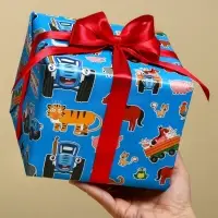 Бумага упаковочная глянцевая, Синий трактор, 70х100 см