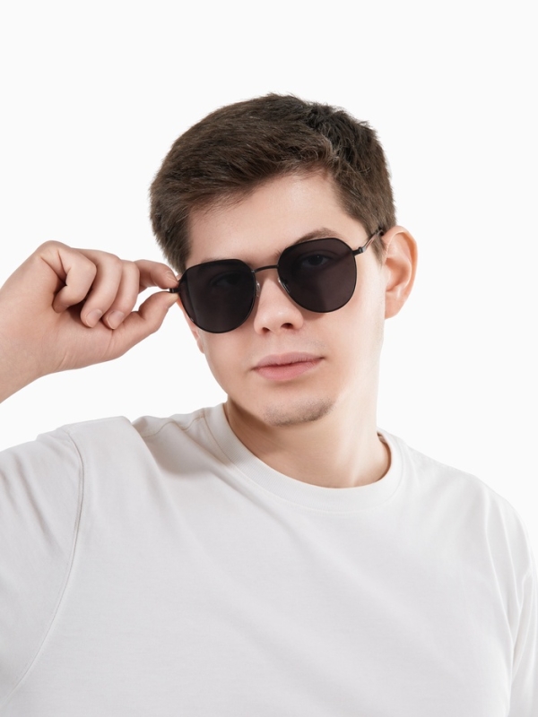 Очки солнцезащитные uv 400, дужка 13 см, ширина 12.5 см, линза 5.1&times;5.4 см