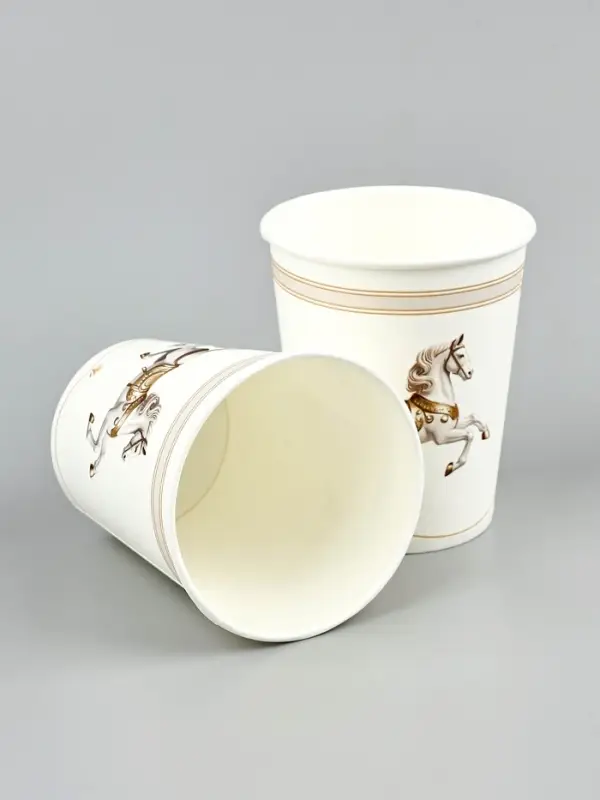 Стакан бумажный "Лошадь, карусель" , белый 18 см (250 мл)