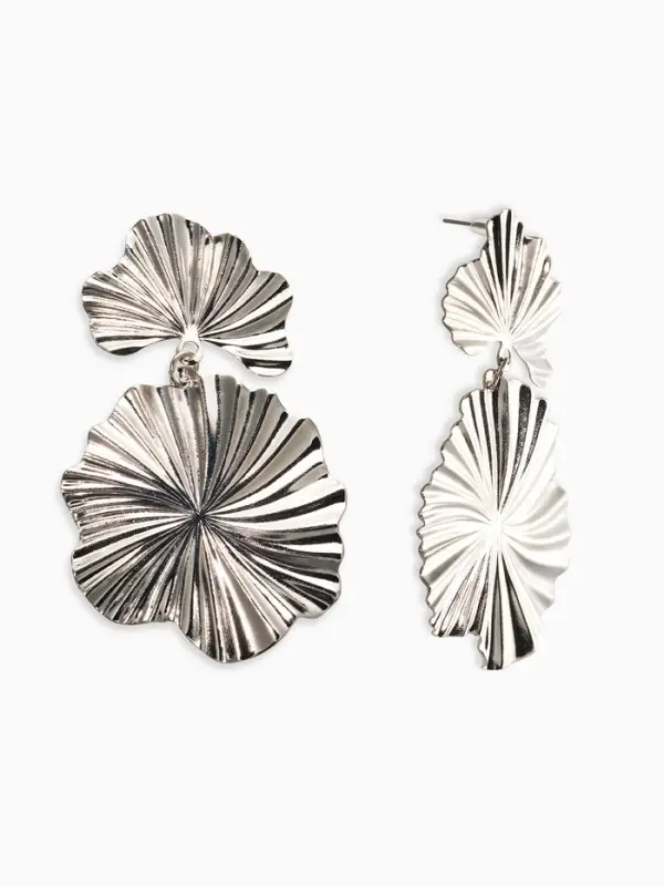 Серьги металл &laquo;Атмосфера&raquo; сжатые цветы, цвет серебро