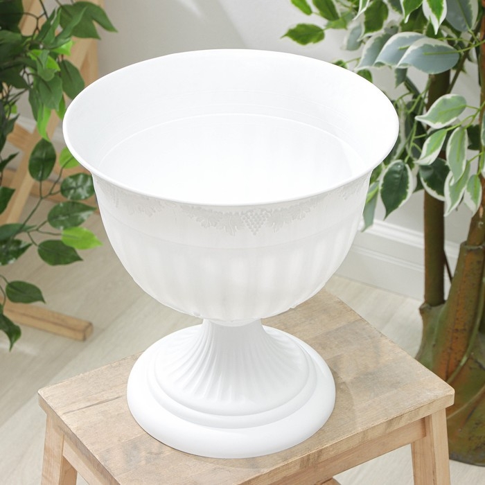 Кашпо уличное &laquo;Ангара&raquo;, 12 л, цвет белый