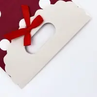 Подарочная коробка - пакет, упаковка с вырубной ручкой, &laquo;Горох&raquo;, 14&times;6&times;21 см