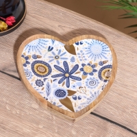 Блюдо в форме сердца &laquo;Васильки&raquo;, дерево манго, 20.5&times;20&times;2.3 см