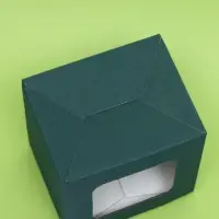 Коробка под кружку, с окном, изумрудная 12 х 9,5 х 12 см