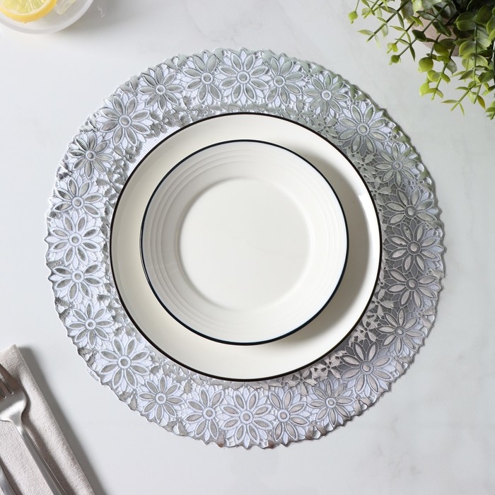 Салфетки сервировочные на стол Доляна &laquo;Цветы&raquo;, ажурные, d=30 см, 4 шт, ПВХ, цвет серебряный